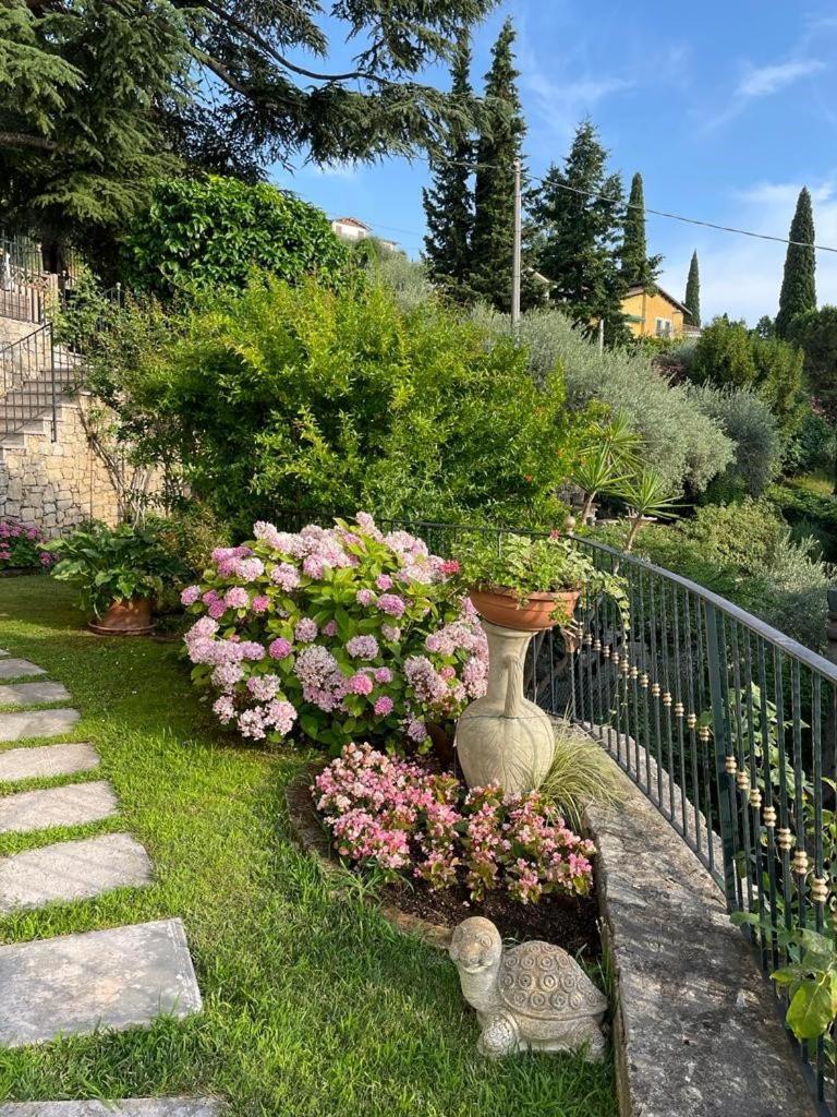 Appartamento La Perla Torri Del Benaco Exterior foto